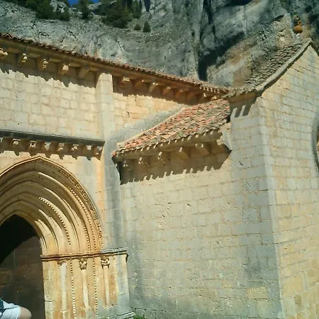 Fuente Del Pino Canon De Rio Lobos San Leonardo de Yagüe Exterior photo