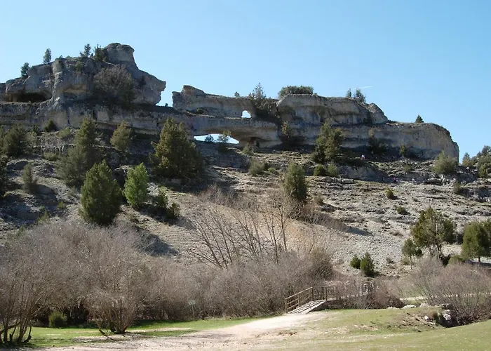 Fuente Del Pino Canon De Rio Lobos